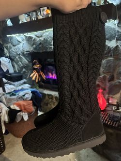 Women’s Uggs Size 9