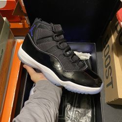 2016 Jordan Space Jam 11s size 11 PADS