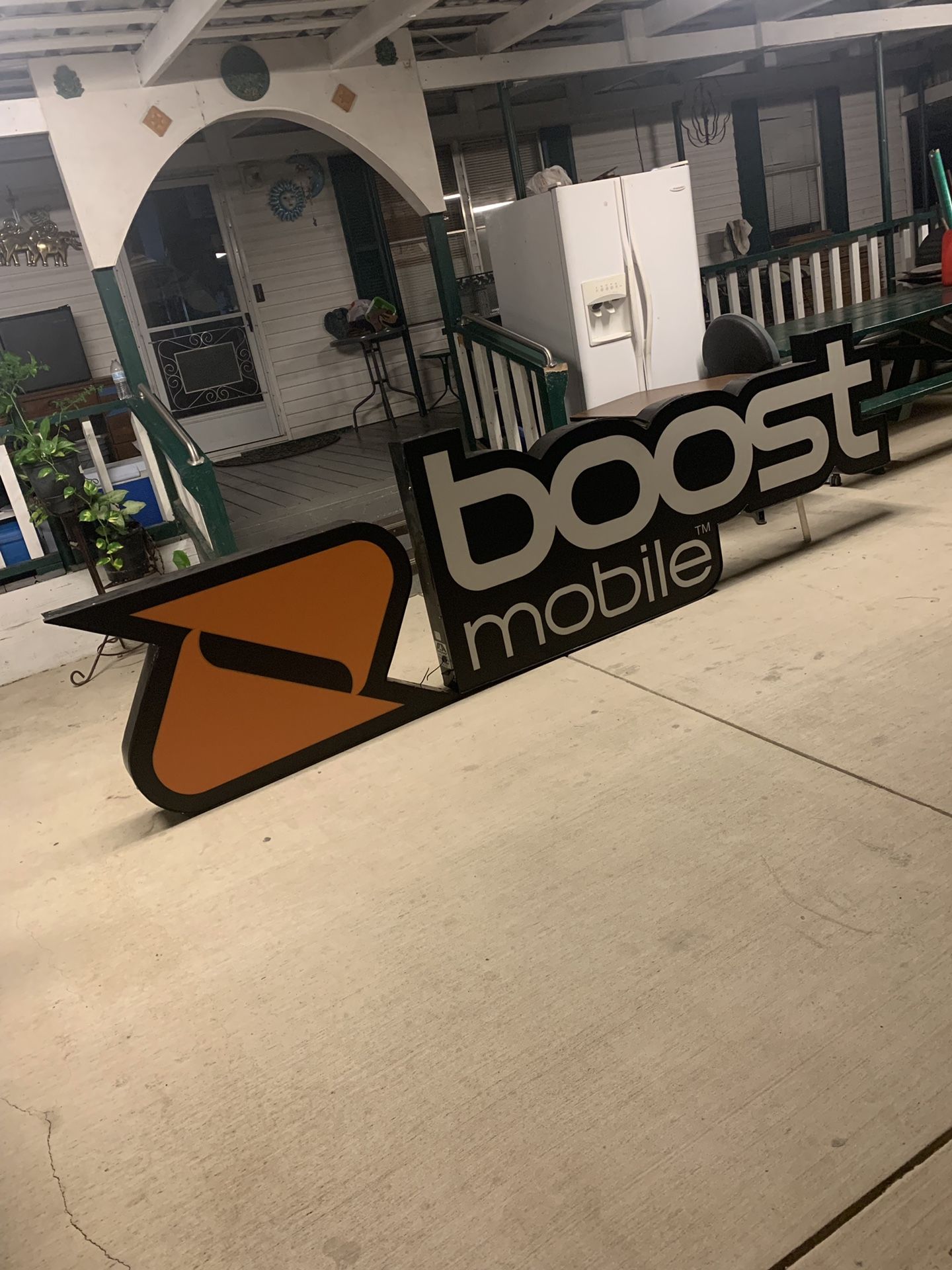 Boost mobile light up sign