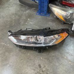 2013 - 2016 Fird Fusion Left Headlight 