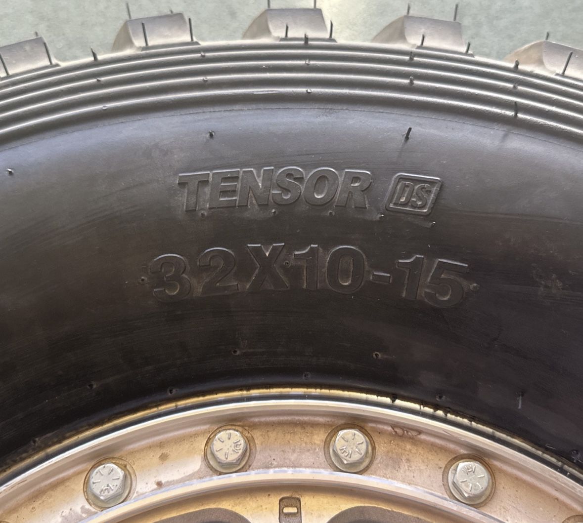 BRAND NEW tensor wheel/tire 15” 32