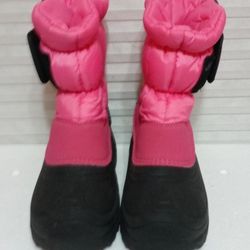 PINK KHOMBU SNOW/WINTER BOOTS -GIRLS/YOUTH SIZE 1M (SNOW TREKKER)- Pre Owned, Shipped with USPS Priority Mail, UPS, FedEx.