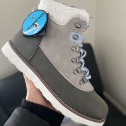 Weatherproof Snow Boots ( pick up only ) Size 8.5 Men’s  $45