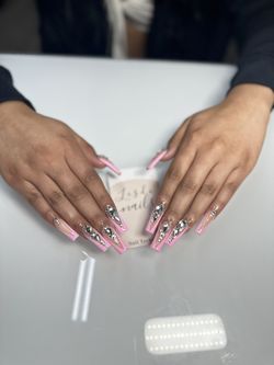 Nail Tech