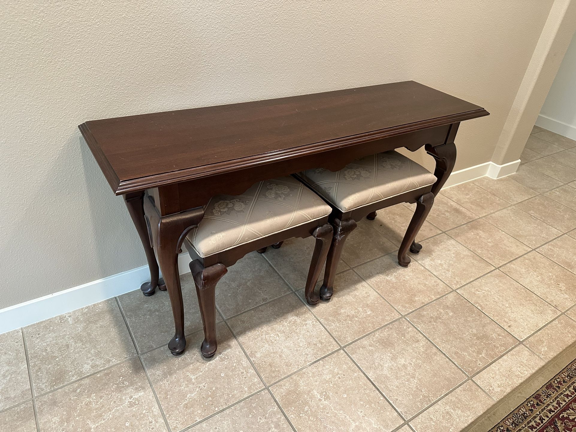 Ethan Allen Side Table And Stools 