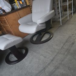 Recliner Chair With Ottoman