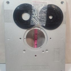 @CHV.  UNIVERSAL ALUMINUM ROUTER INSERT FITS MOST COMMON ROUTERS
