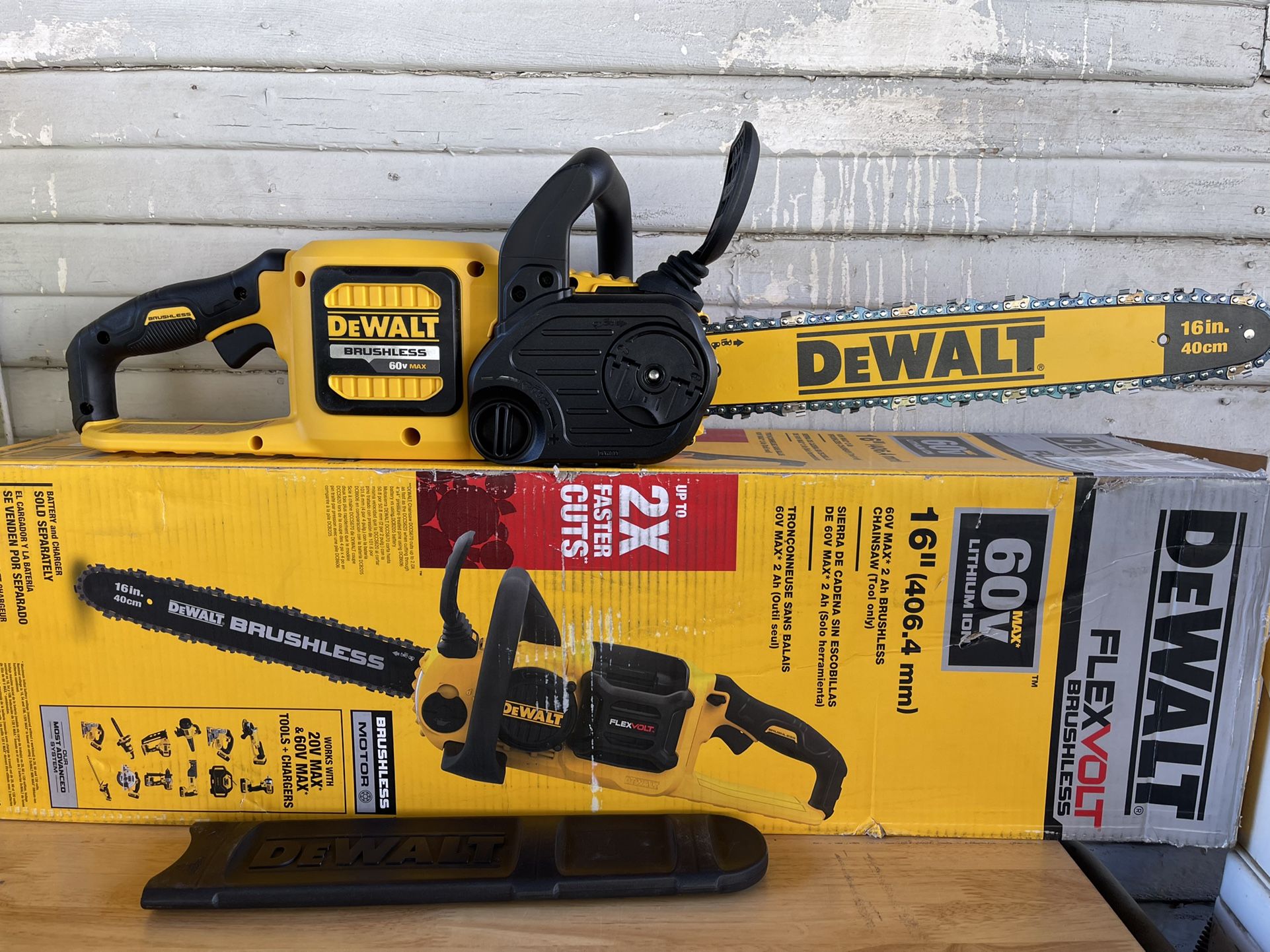 DEWALT 16 in. 60V MAX Lithium-Ion Cordless FLEXVOLT Brushless Chainsaw (Tool Only)