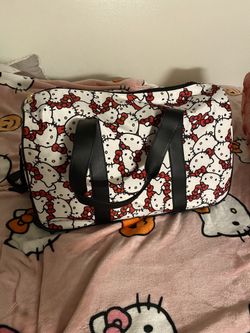 Hello Kitty Duffle Bag/luggage