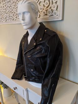 Black leather motorcycle jacket pre owned clean