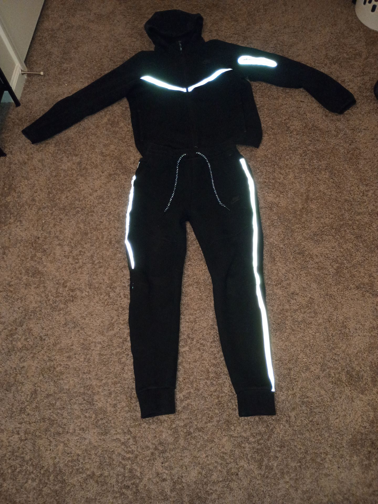 Black reflective Nike tech set