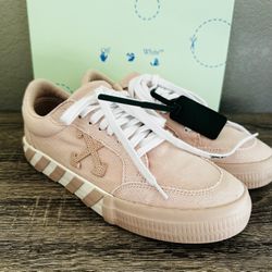 OFF-WHITE Low Vulcanized Canvas Sneaker in Pink sz 41