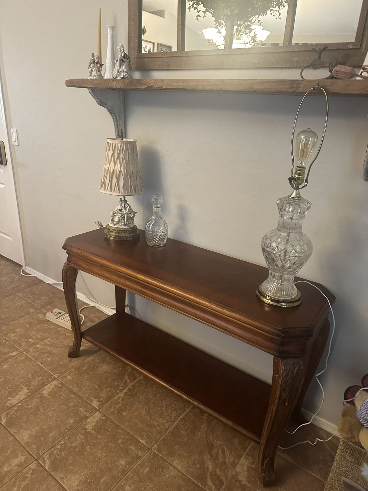 Beautiful Coffee table, Sofa Table and two End Tables