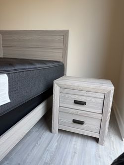 FULL BEDROOM SET W/ MATTRESS