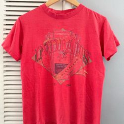 Vintage 90’s Distressed Salem Sportswear Cleveland Indians MLB Baseball T-shirt Size S