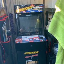 Asteroids Arcade 1 Up with Bottom Riser.