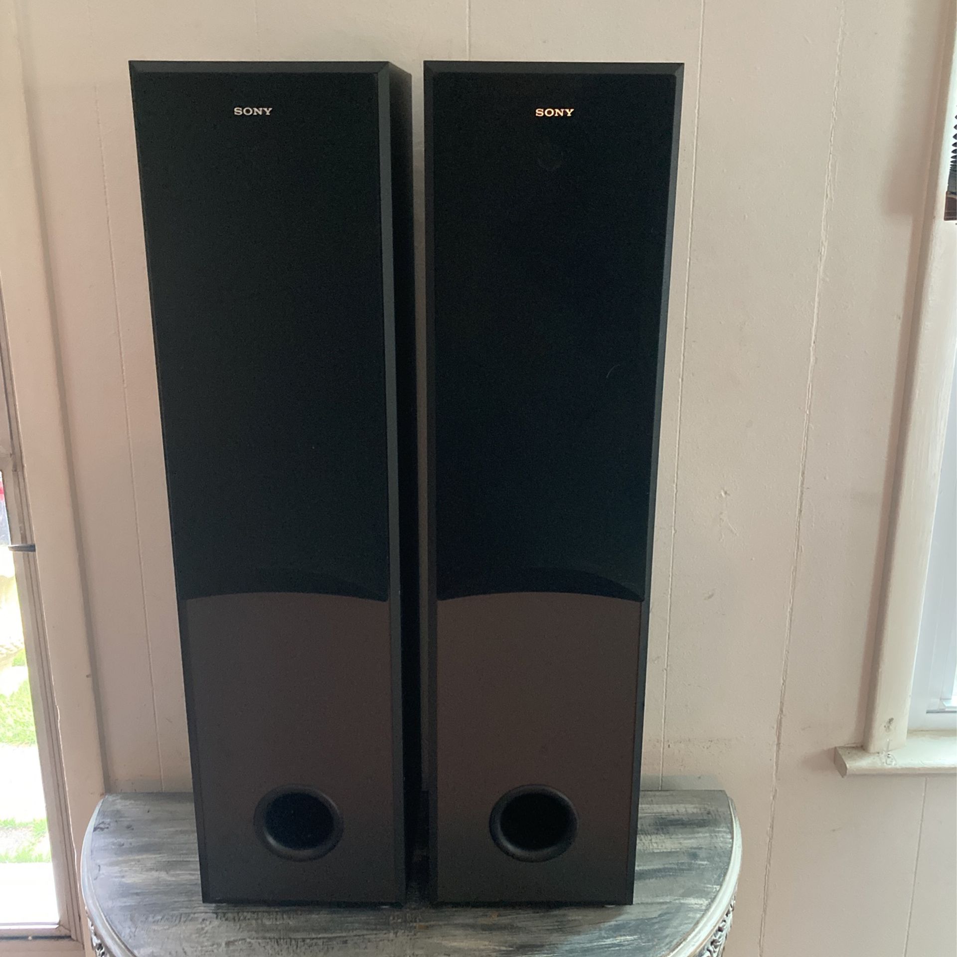 Sony Tower Floor Speakers Pair 34”