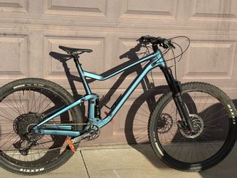 Mountain Bike – Excellent Condition - Full suspension