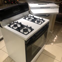 Whirlpool Self Cleanning oven & Nutone Ductless Exhaust Fan