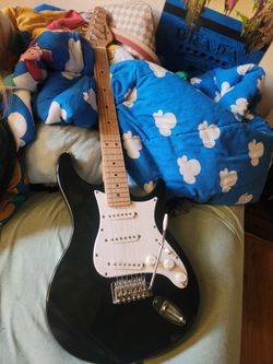 Behiringer ELECTRIC GUITAR strat 1990's