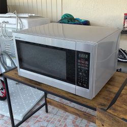 Sharp Carousel Microwave