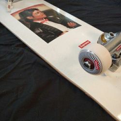 Complete Supreme 🦾 Skateboard 