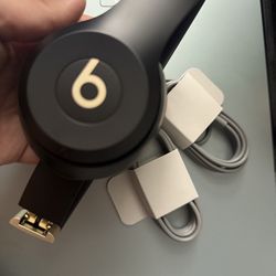 Beats Solo 4 Wireless Headphones 
