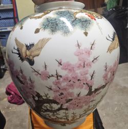 Stunning Hand Painted Porcelain Chinese Vase With Certificate - Black Friday Deal!!!