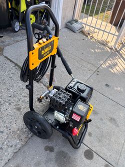 DeWalt 3400 PSI Gas Pressure Washer