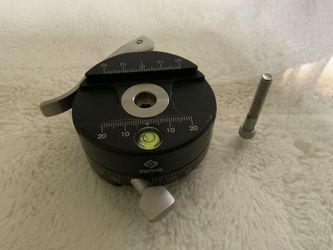 RRS REALLY RIGHT STUFF PC-LR ROUND PANNING CLAMP WITH LEVER RELEASE.