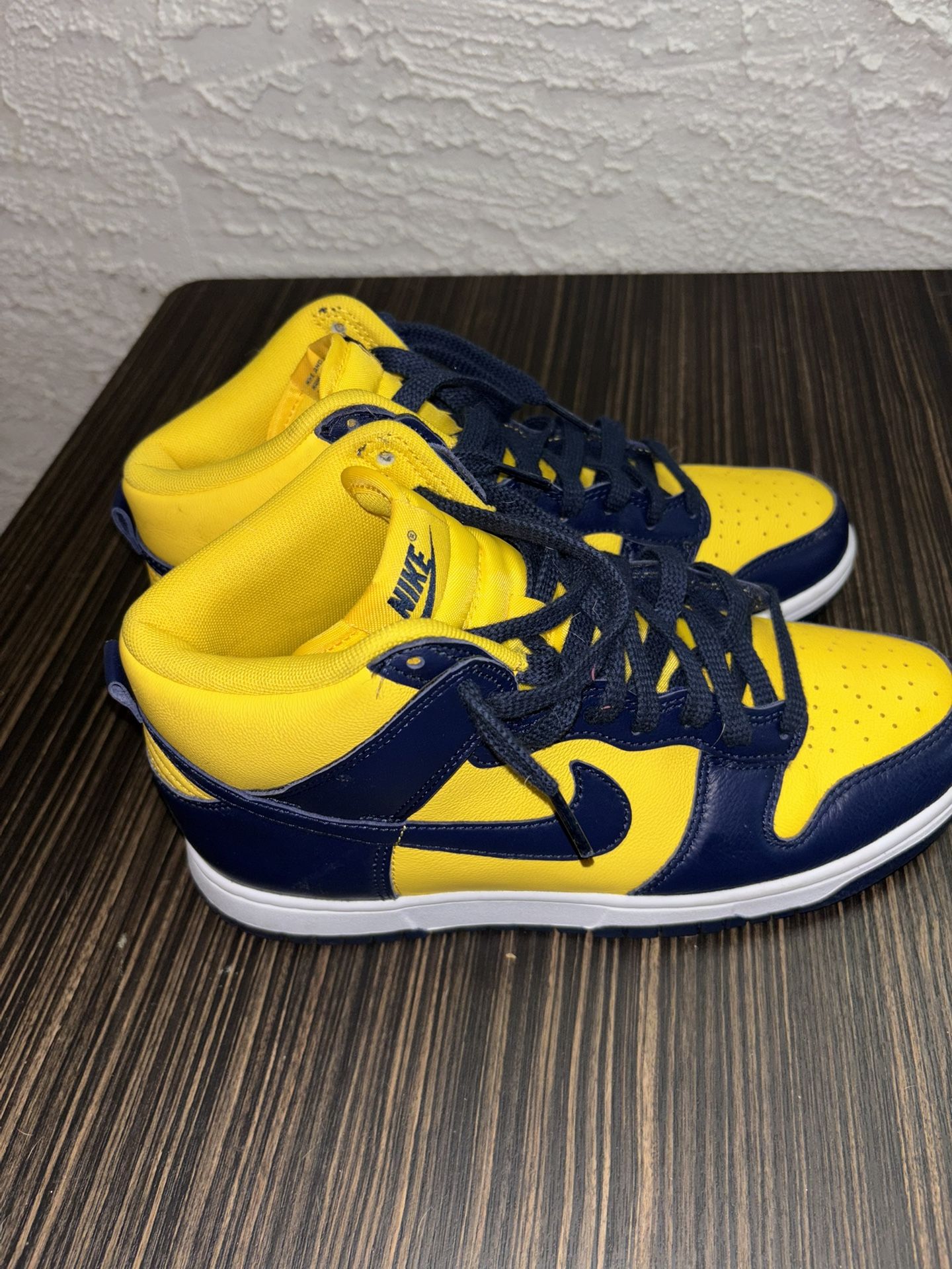 SE Dunks Michigan Highs