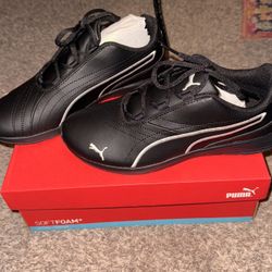 Brand New With Box Size 7.5 Black And White Classic Pumas