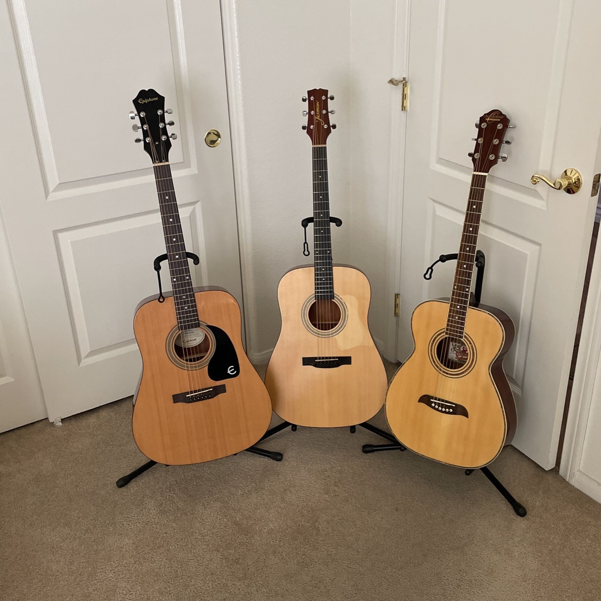 Acoustic Guitars 