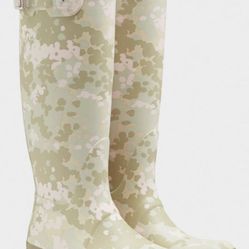 womens tall camo size 7 hunterr boots