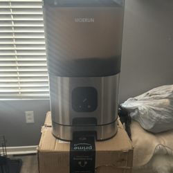 2 Automatic Pet Feeders 