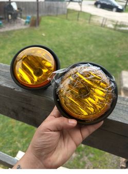 New 2pcs Fog Lamp Light with yellow Pair For Freightliner Columbia 2000-2015