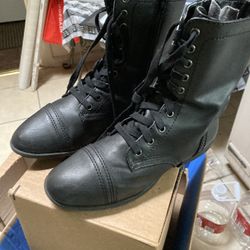 Women's Boots Size 10