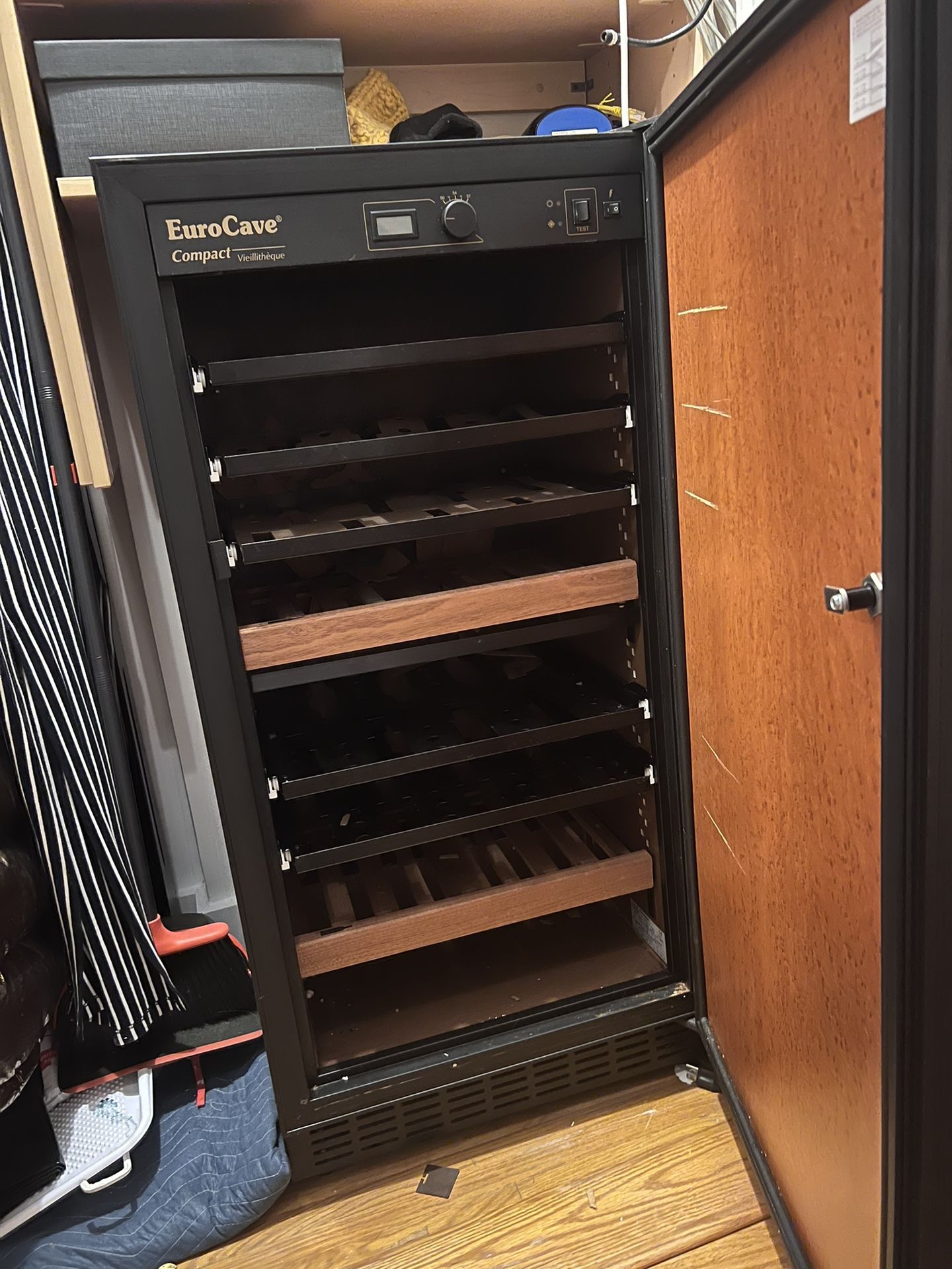64 Bottle Wine Cooler - Eurocave Vieillithèque V-156 - 48”x23”x21”