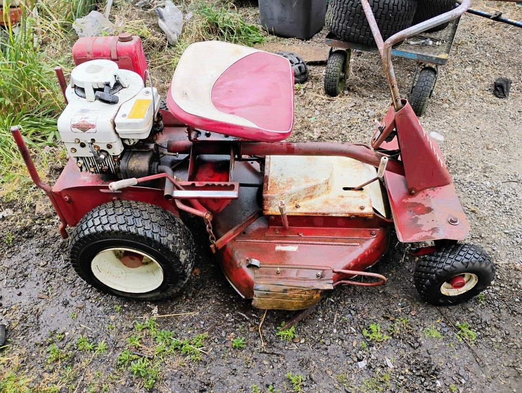 Snapper Riding Mower 