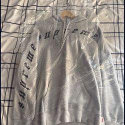 Supreme Hoodie 