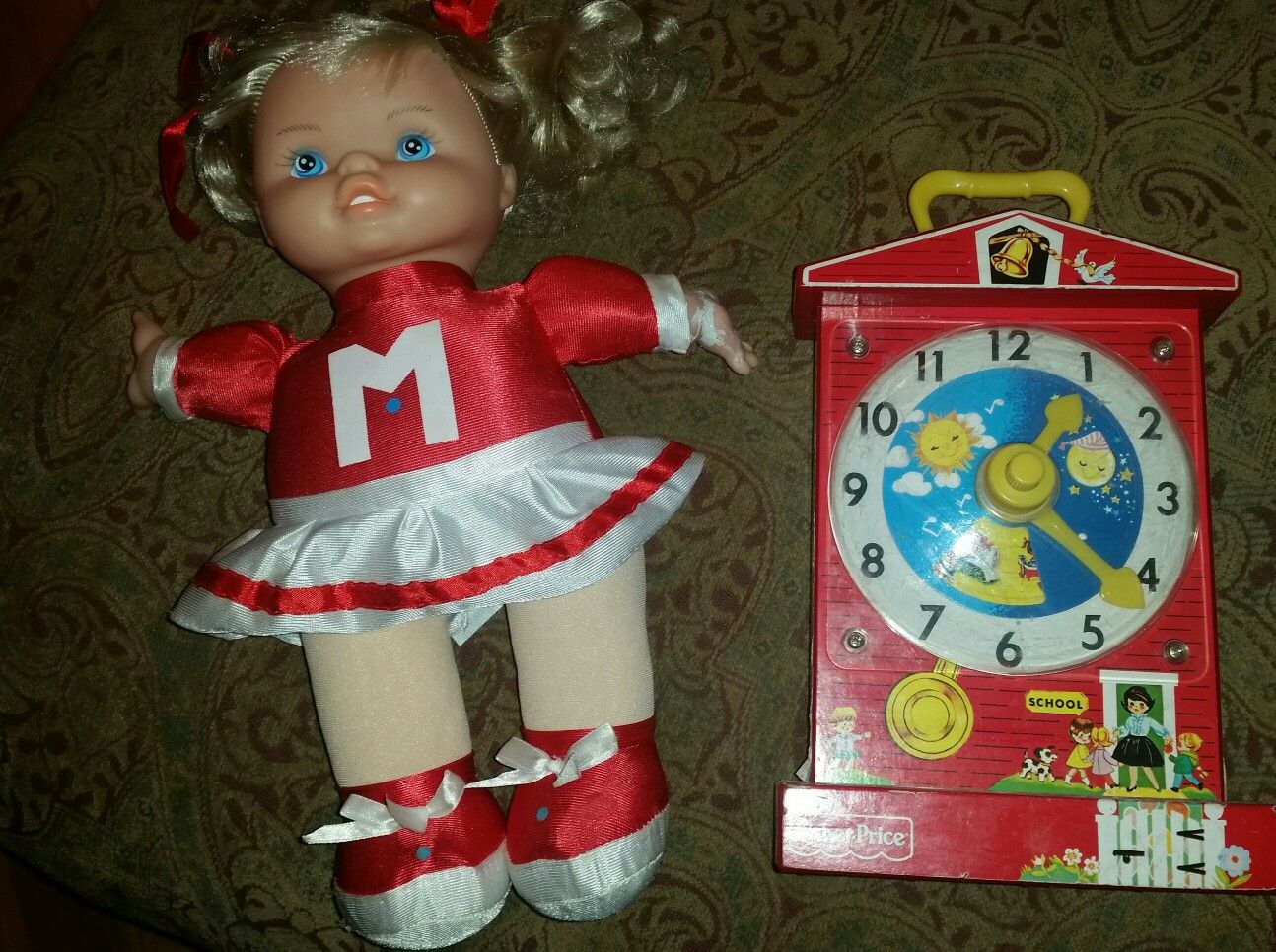 Munchkin cheering doll rare and 1968 fp toy clock