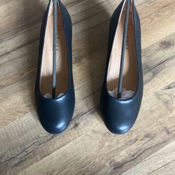 New! Journee Collection Women’s Comfort, Low Heels Size  9