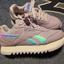 **BRAND NEW** REEBOK GIRLS SHOE