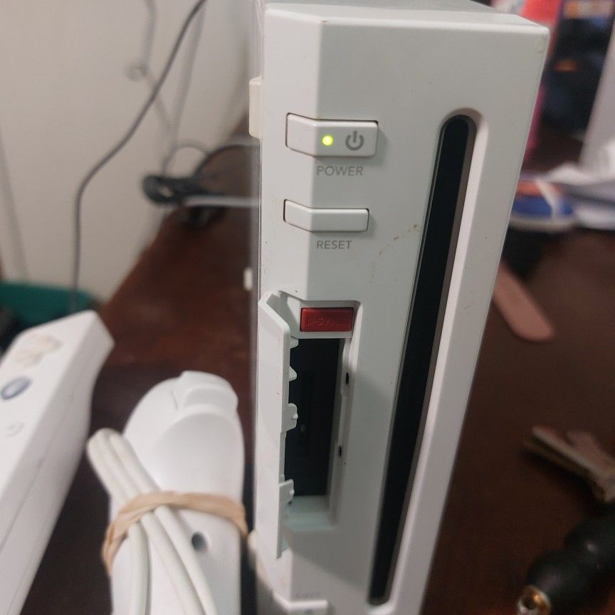 Nintendo Wii White With One Control And Nunchuck 50 Dollars