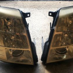 2007 Cadillac Escalade Headlights