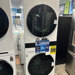 LG Wash Tower Stacked Washer 4.5 Cu Ft And Dryer 7.4 Cu Ft White New