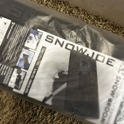 Snow Broom And Scraper Bar For Your Car. Brand New 