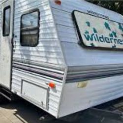 17' 1997 Wilderness Camper For Sale