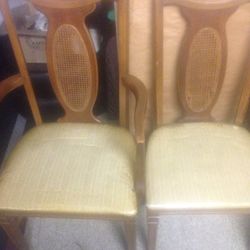 4 Chairs Plastic Covers   And Dining Table With 2 Leaves Make Bigger And Cover Can Call 