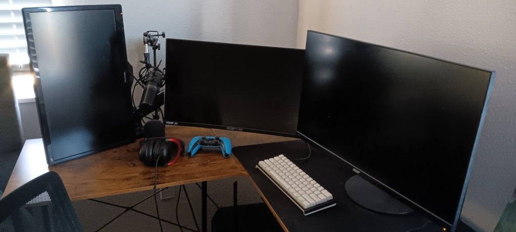 Entire PC Setup w/ Desk, Chair, Keyboard and Multiple Mice, Etc., Need Gone ASAP! $1000 OBO